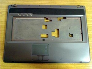 Gehäuseoberteil Oberschale Touchpad aus Clevo M67SRU Notebook