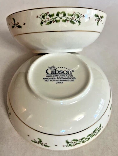 4 Gibson Everyday Holiday Charm 6" Rimless Bowls Holly & Berries Gold EUC Rplcmt