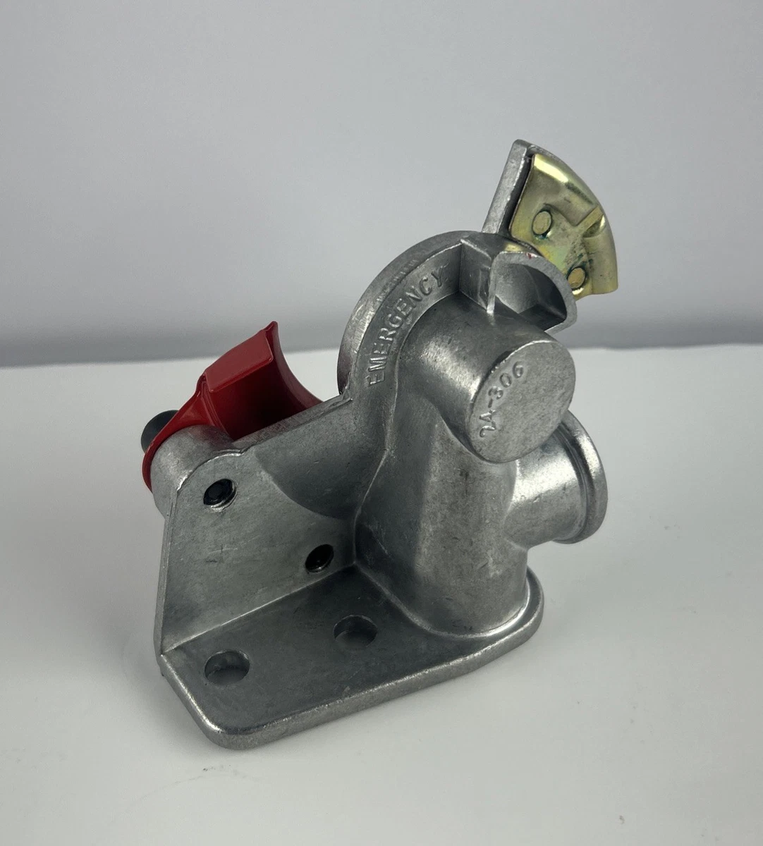 OTR11441 Emergency Gladhand 38° Angle Mount Red Phillips 12-138 Replacement photo 1