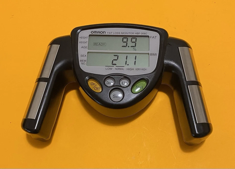 Monitor portátil de pérdida de IMC de grasa corporal OMRON HBF-306CN probado y funcionando Foto 2 de 4