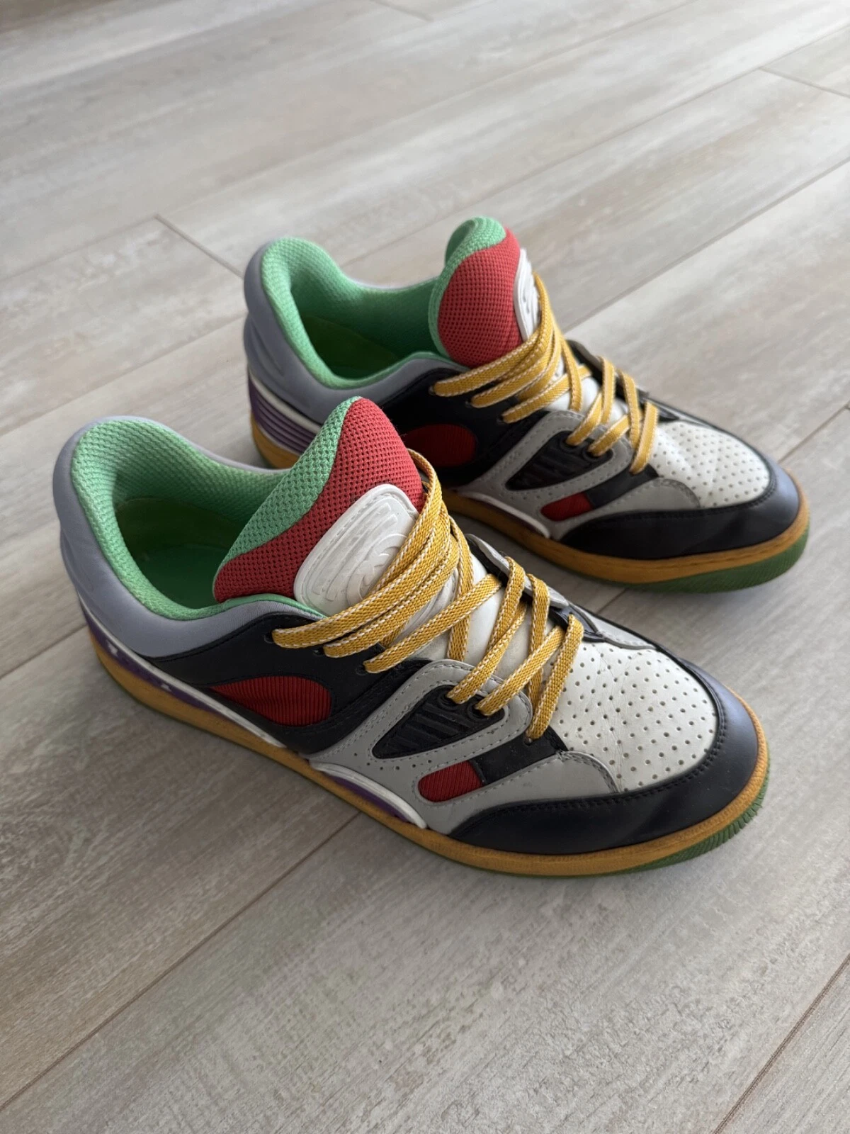 Chaussures baskets Gucci Basket noir Demetra 697882 homme pointure 6
