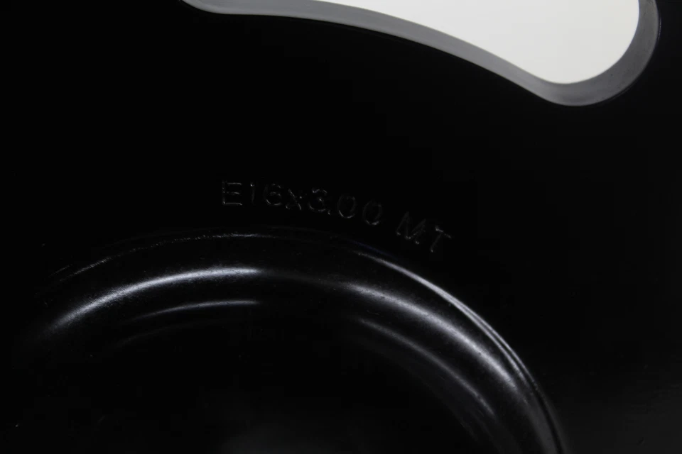 Llanta delantera 16x3 Harley Davidson Fat Bob 14-17 Foto 3 de 4