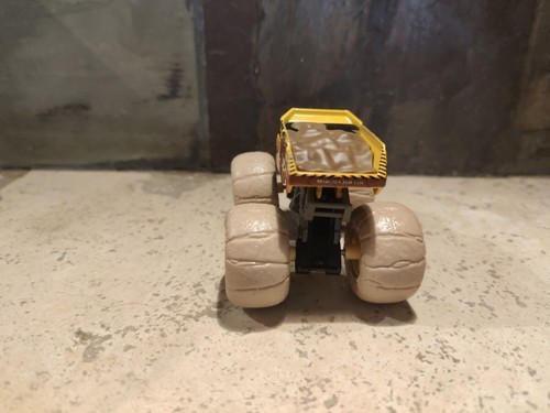 Monster Jam Earth Shaker Elementals Monster Truck Spin Master Series - Picture 2 of 5