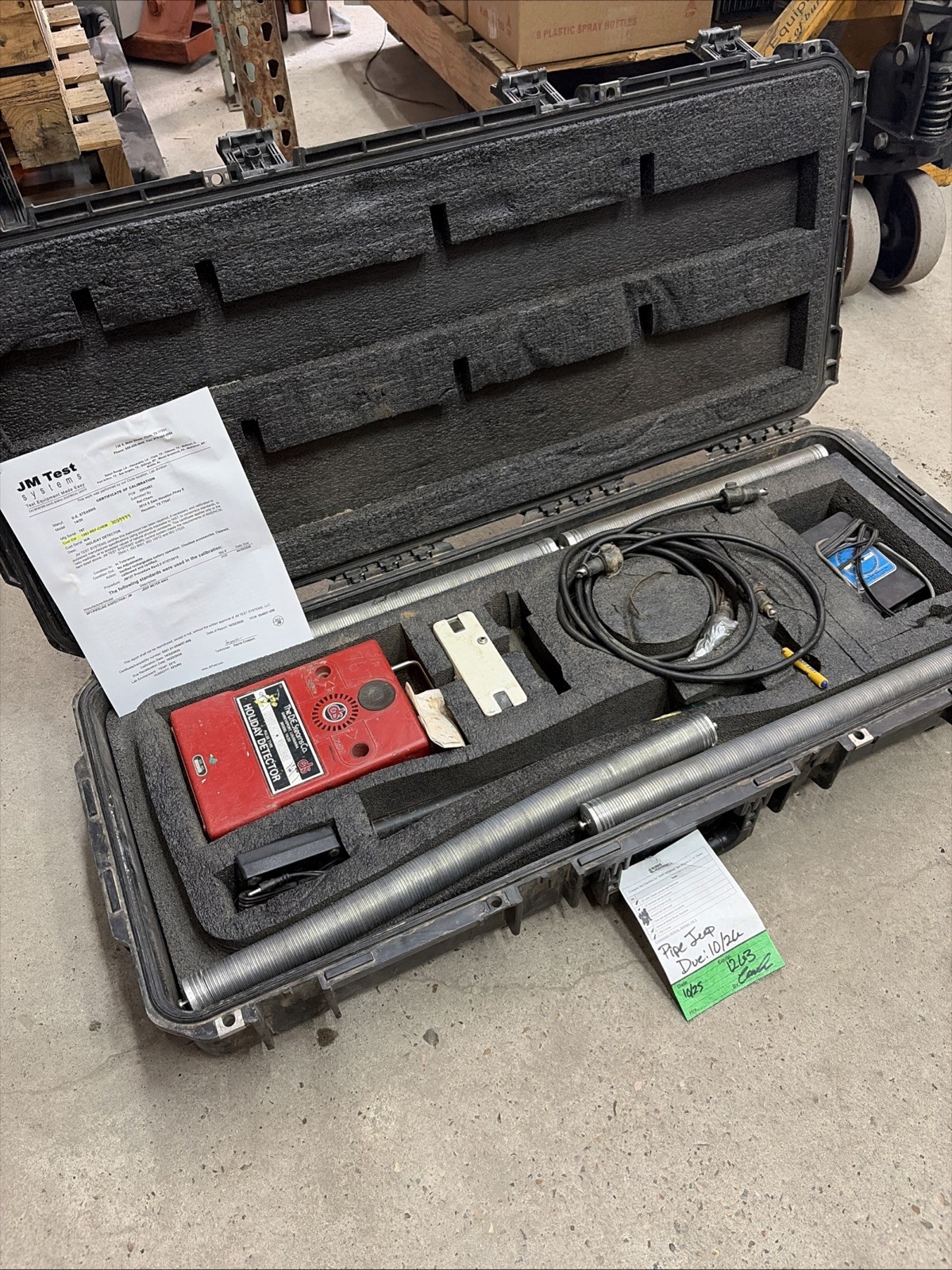 The D.E. Stearns Co Holiday Voltage Detector Pulse Type , Model 14/20 With Case