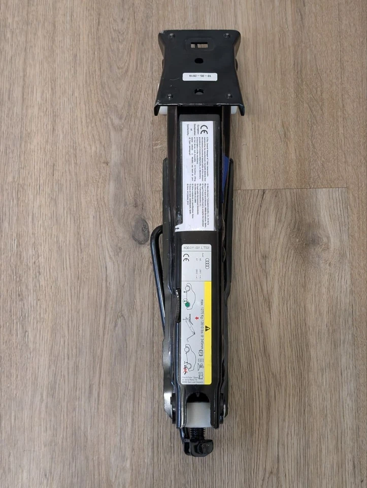 Audi S7 2017 OEM Scissor Jack 4G0 011 031 L Original Used Foto 3 de 4