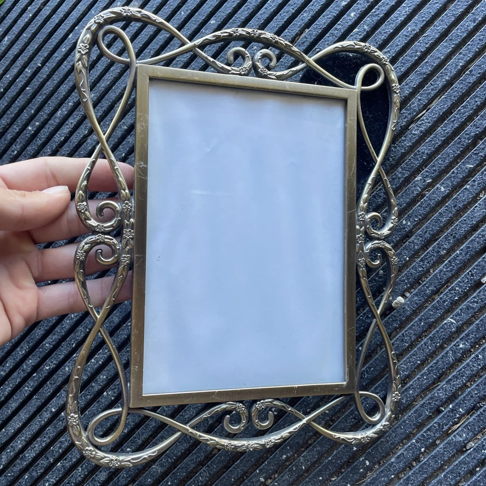 Marco de fotos vintage Burnes of Boston 8 X 10 acabado bronce ornamentado floral Foto 2 de 4
