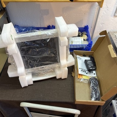 Gericom 15  LCD TFT 1024x768 75hz D-Sub Monitor Retro PC Neu OVP LLZ STD 5M585