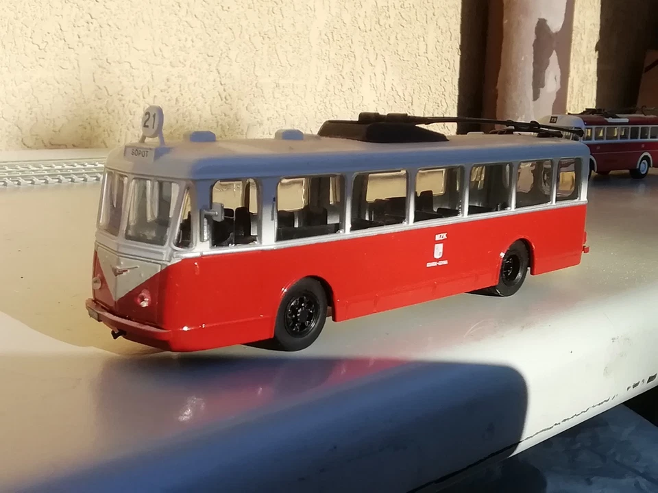 ATLAS FILOBUS VETRA ANNI '60/'70 CASSA IN METALLO,BEN DETTAGLIATO SCALA 1/72 - Immagine 2 di 2