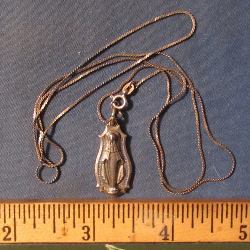 VINTAGE RELIGIOUS CREED STERLING SILVER MARY PENDANT NECKLACE 24'' CHAIN