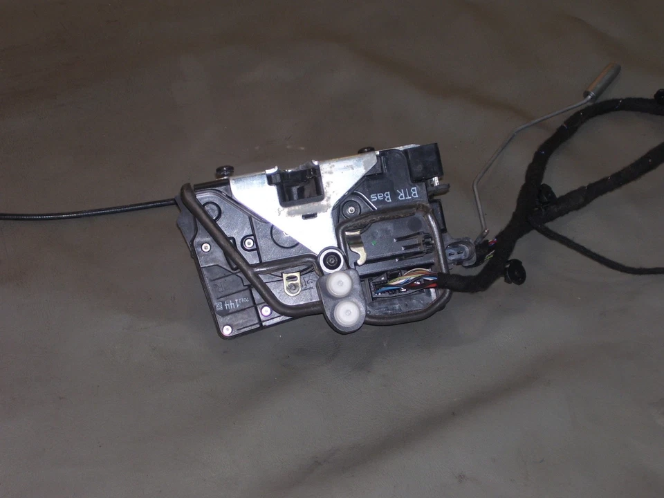 BMW 745i 2002 fabricante de equipos originales cerradura puerta delantera derecha pestillo actuador conjunto #7012144 Foto 2 de 4
