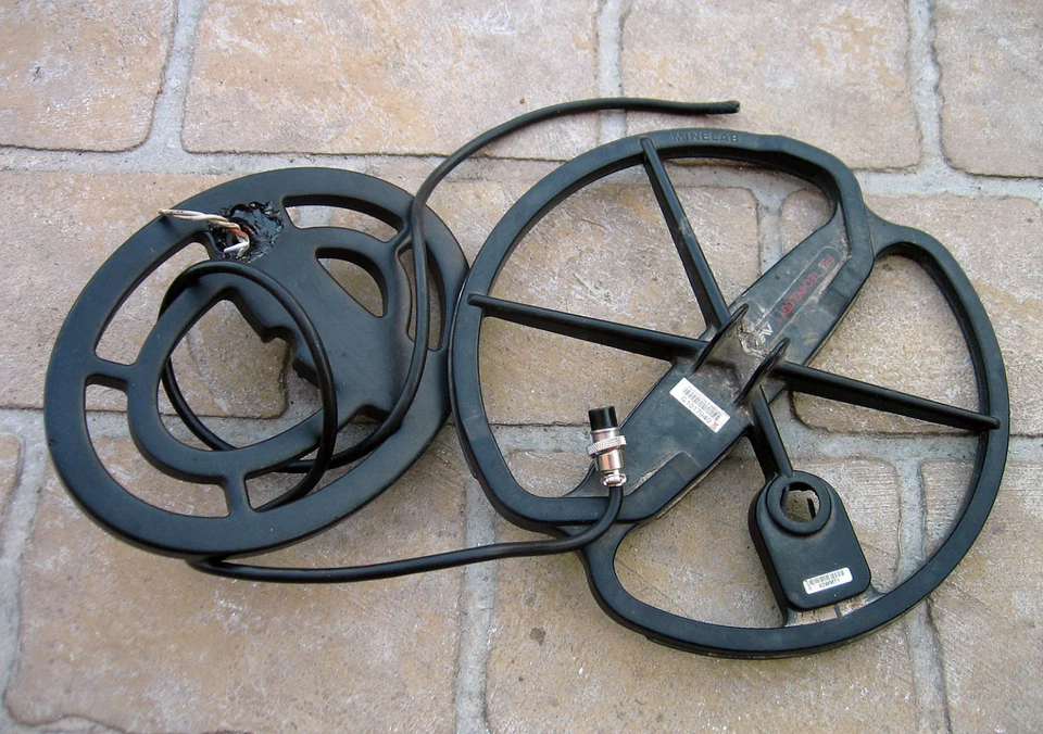 Metal detector's searchcoil cable replacement (repair labor) - Image 2 of 4