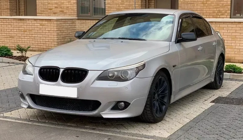 Gloss Black Front Kidney Grille For E60 E61 BMW 5 Series 2003-2010 525i 528i M5 Foto 4 de 4