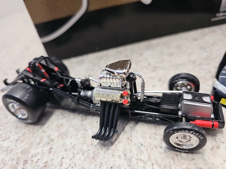 De colección 1997 Acción John Force Mustang Divertido Coche Driver del Año 1/5000 Nuevo en Caja Foto 2 de 4