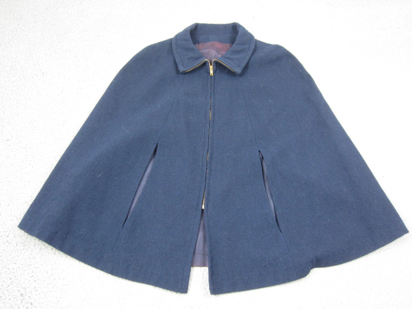 True Vintage Cape Poncho Womens Medium Blue Talon Zip Wool Ladies 50s 60s Caplet
Opens in a new wind