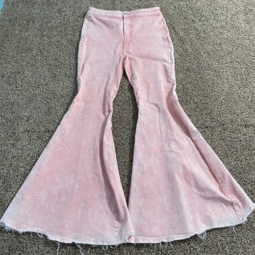 Pantalones de mezclilla We The Free Just flotantes acampanados para mujer 29 campana parte inferior 29x31 dobladillo crudo rosa