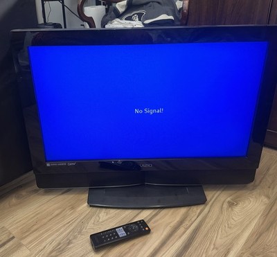 Vizio VW32L HDTV40A 32 inch LCD HDTV HDMI Flat Screen Television