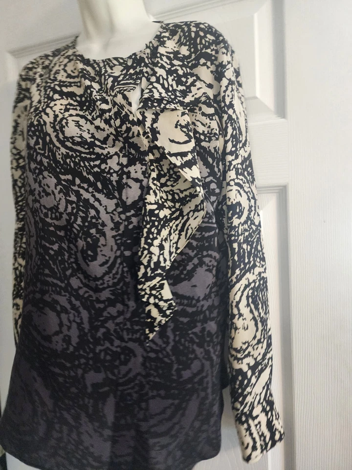 Blusa Max Mara para mujer 100 % seda talla 10 precio de venta sugerido por el fabricante 85,00 USD hecha en Italia Foto 2 de 4