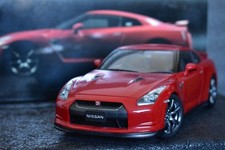 1/18 Kyosho Nissan R35 GT-R Premium Edition Full Detail