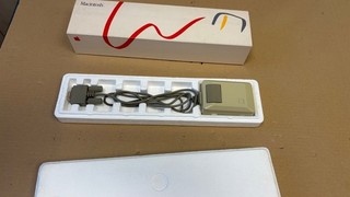 apple mouse M0100 and box picasso