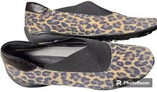 Sesto Meucci Udaya Slip On Leopard Print Waterproof Shoes Size 7.5M Comfort