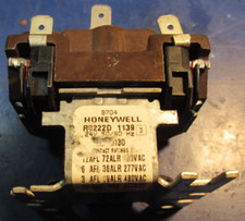 Honeywell R8222D 1139 24V Coil Relay
