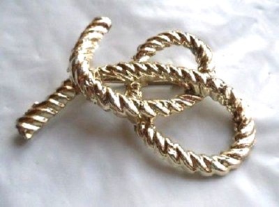 Broche Vintage En Relief Motif Nœud - Couleur Or, Rétro, Collection, Occasion