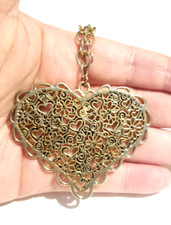 **Guess Big Gold Tone Heart Pendant Necklace*...