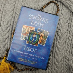 The Servants of the Light Tarot by Dolores Ashcroft 78 Card Tarot Deck USED