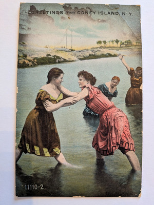 Vintage Postkarte Grüße von Coney Island N.Y Badende Schönheiten Anfang 1900