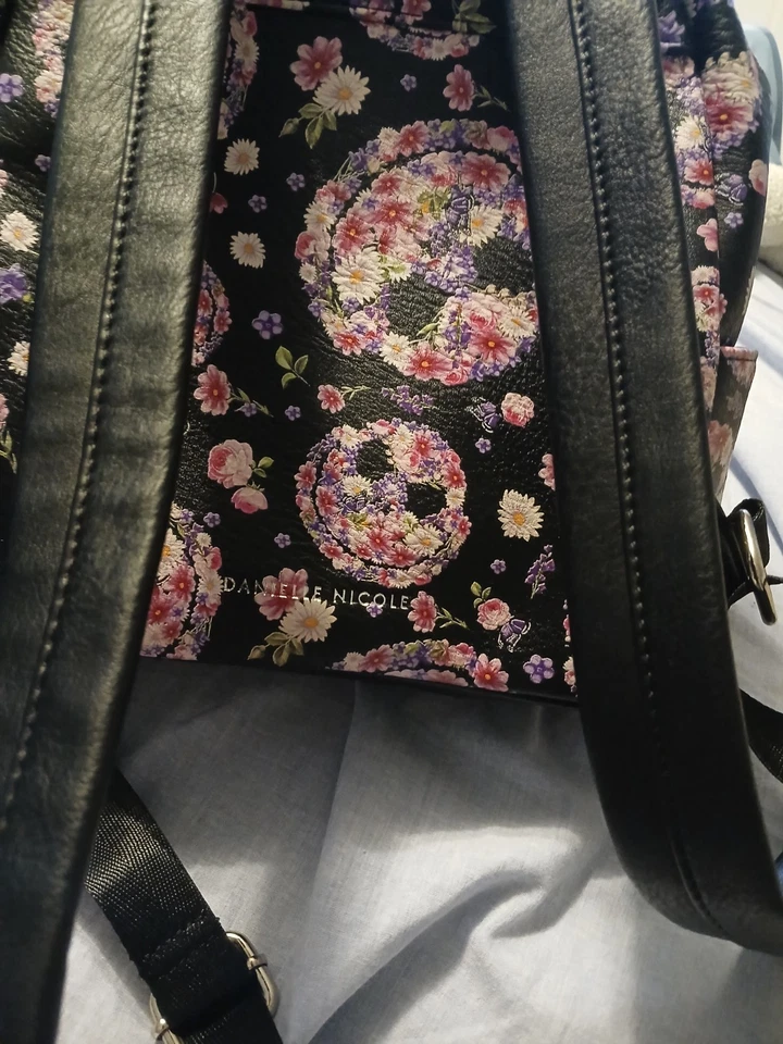 Nightmare Before Christmas Handbag or Backpack With Wallet. - Image 3 of 4