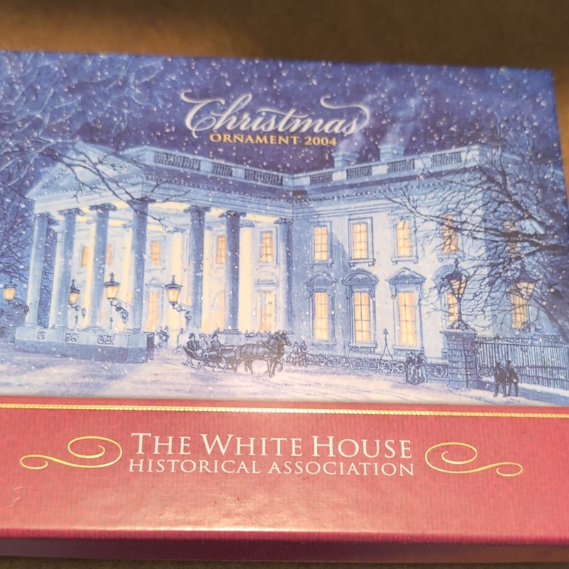 White House Historical Association 2004 Christmas Ornament White House w/ Box