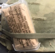 Vietnam War 1960s US Army USMC FIELD DRESSING BANDAGE M1 Steel Accessory