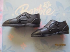 BARBIE DOLL / PAIR OF SHOES: BOOTS, PUMPS ....... (929)
