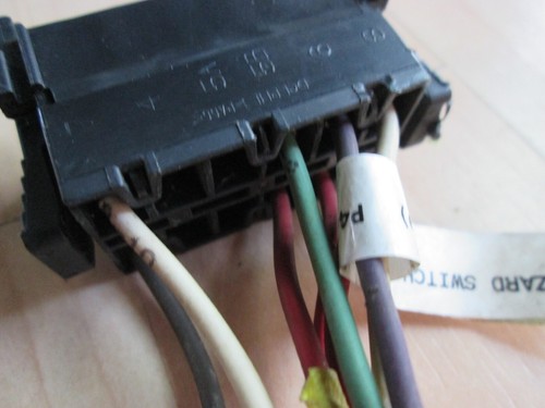 Peterbilt Delphi Electric Connector w/ Wiring for Hazard Flasher Switch #M260DF - Picture 6 of 8