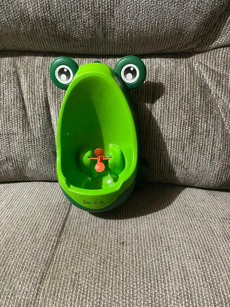 Froggy potty shop urinal