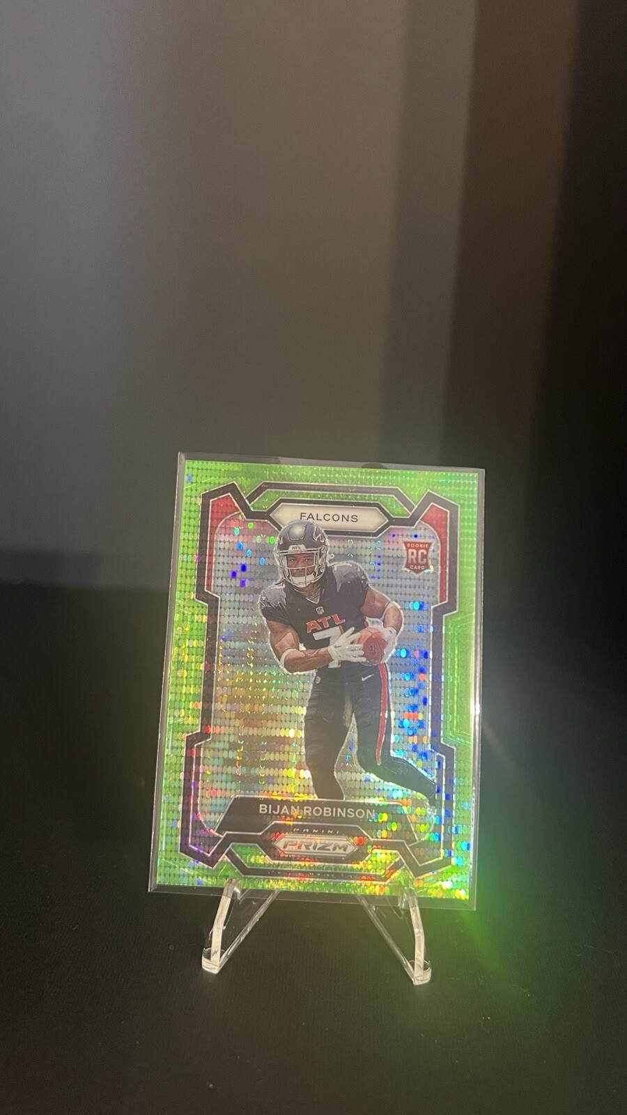 2023 Panini Prizm - Rookies Neon Green Pulsar Prizm #305 Bijan Robinson (RC)