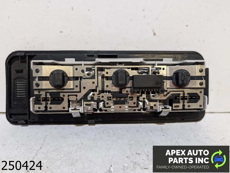Lâmpada cúpula aérea conversível fabricante de equipamento original 2002-2005 BMW 325CI 2,5L - Imagem 4 de 4