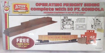 AHM 11106 HO  Union Pacific operating freight siding with 50  gondola