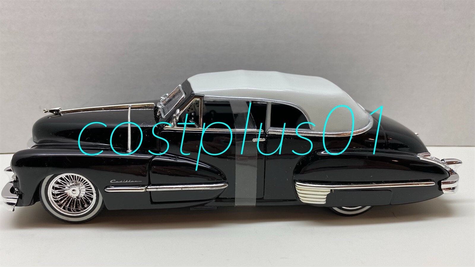 JADA STREET LOW 1947 CADILLAC SERIES 62 1&colon;24 BLACK WITH WHITE TOP 