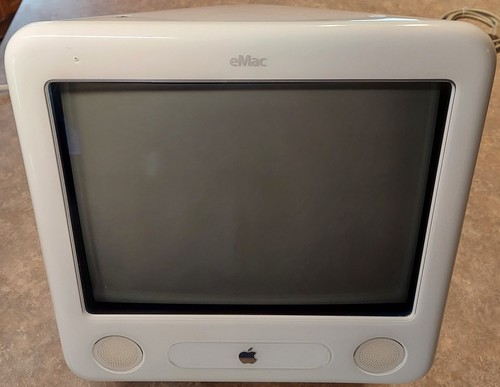 Apple eMac M8950LL/A - A1002 1955 - All in One Power PC 1GHz 1GB RAM 60GB HDD - Picture 2 of 8