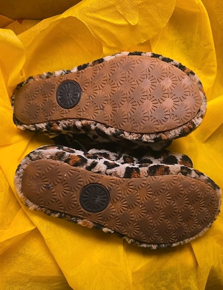 UGG FLUFF YEAH AMPHORA SLIDE LEOPARD SLINGBACK SA… - image 9