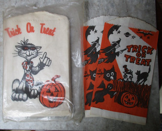Vintage Halloween Trick or Treat Bags Cool Cat Witch & Ghost Lot of 22 bags