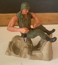 Mattel 1974 Heroes In Action Green Figure Military Soldier & Base