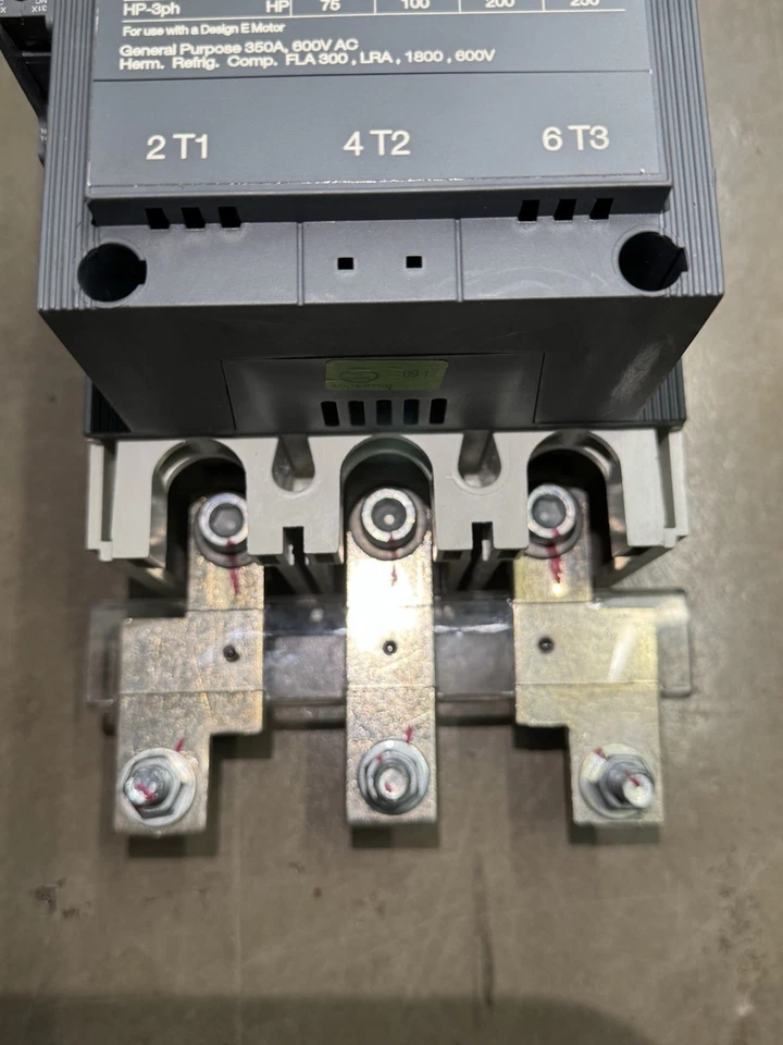 Nuevo Sin Caja ABB AF260 3 Polos 300A 600V Disyuntor Tipo AF Foto 2 de 4