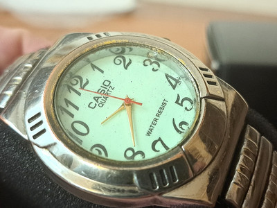 CASIO LTP-1128 quartz green wristwatch with bracelet - 1990s