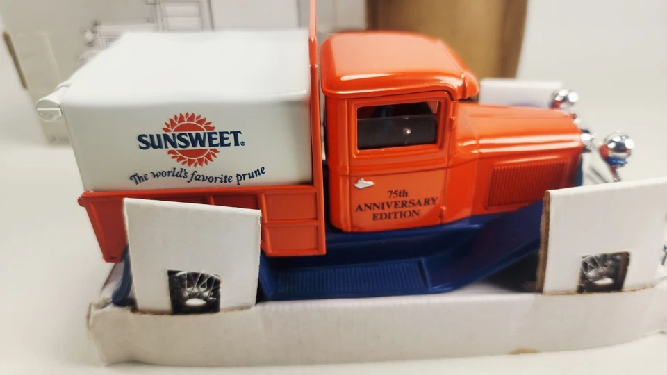 Ford Model "A" Coin Bank SpecCast #1012 * SUN Sweet * 1/25 scale 6" W/Key & Box - Image 3 of 4