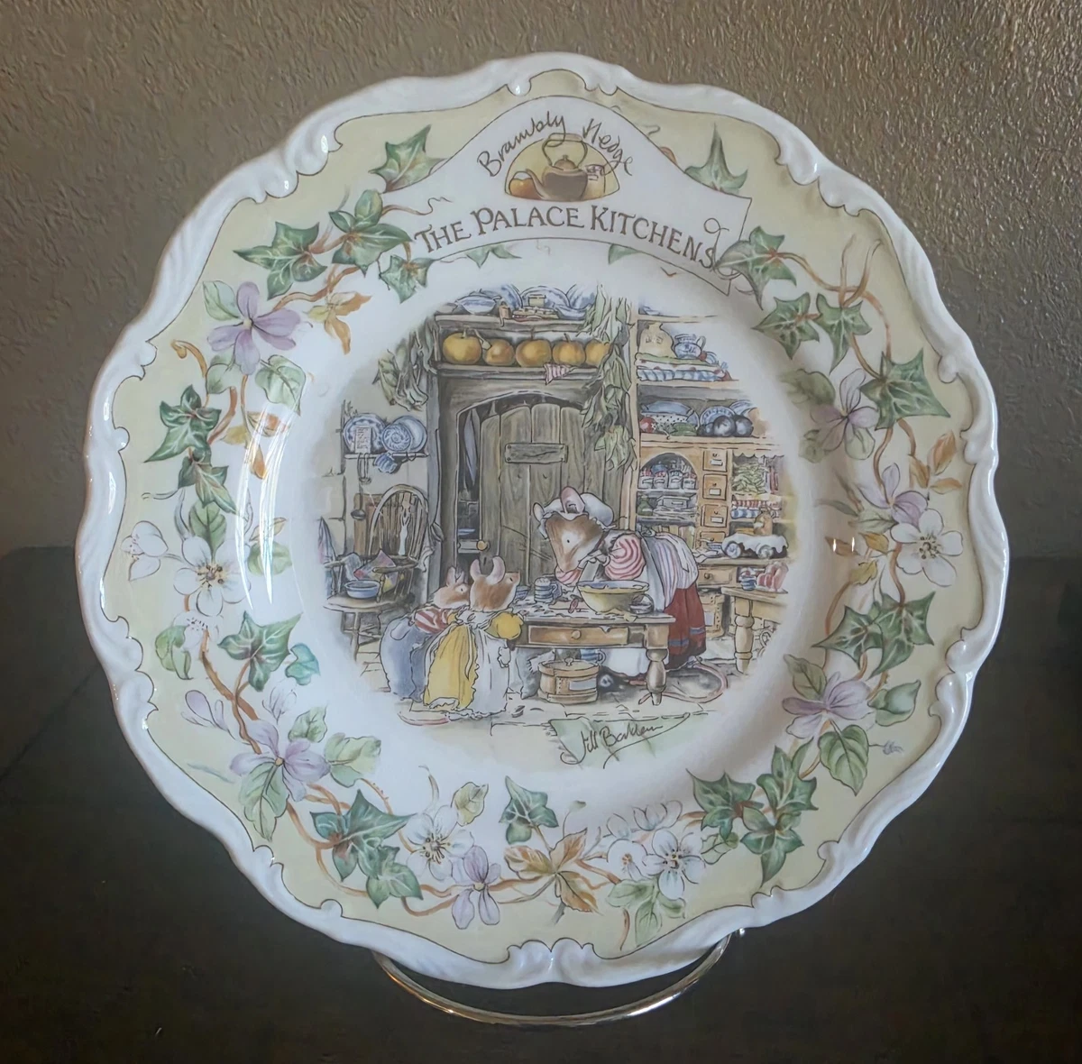 【希少・限定品】ロイヤルドルトン エルテ コレクタープレート「T」 Royal Doulton Collector Plates for sale | eBay