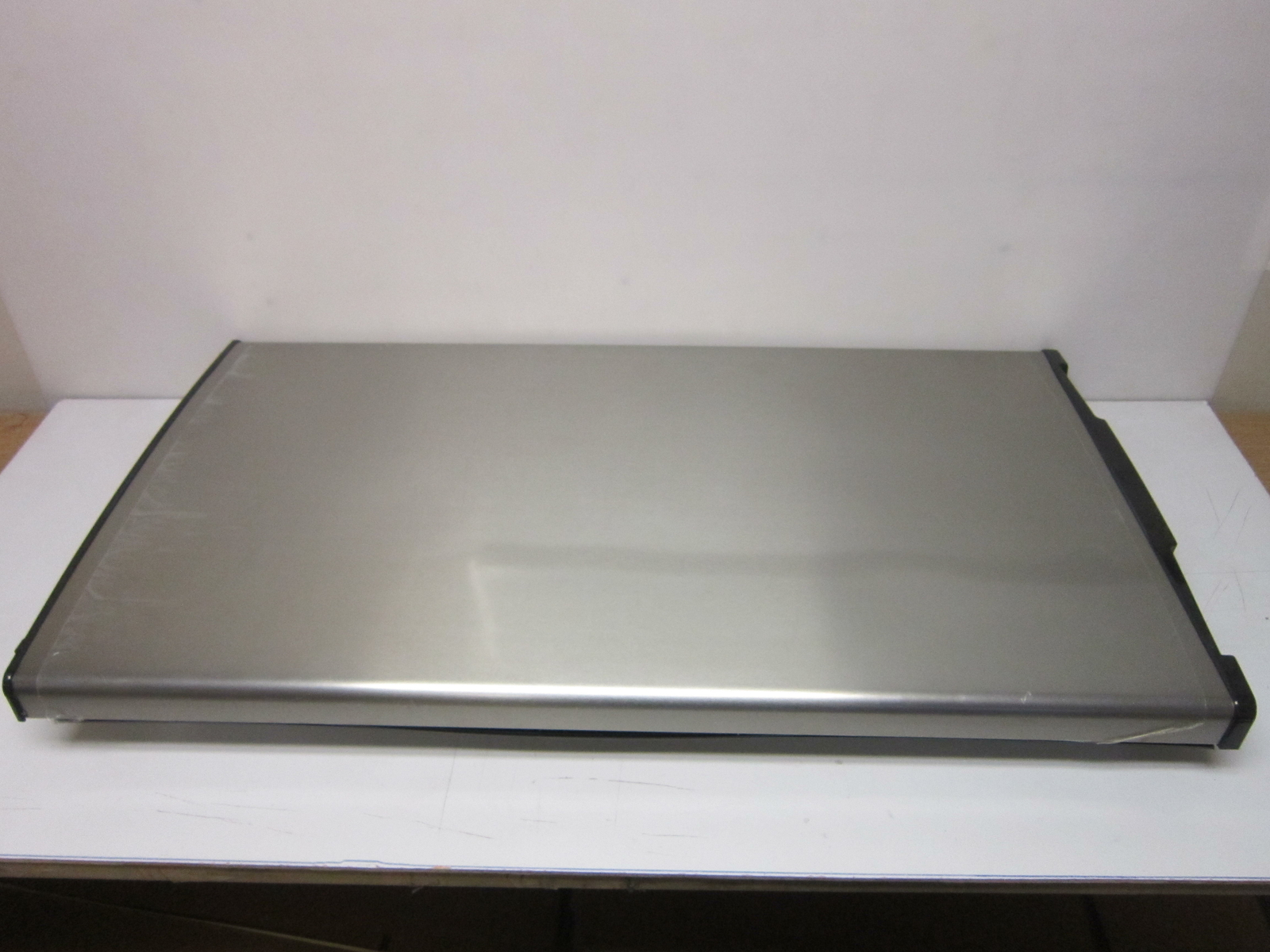 RCA 7.2 Cu Ft. Top Freezer Refrigerator RFR725 Door Assembly Fridge