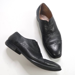 black shoes no laces