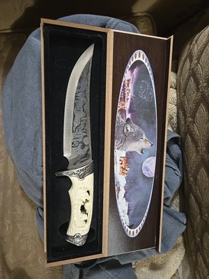 Wildlife Series Wolf Knife-decorative Handle And Blade In Box